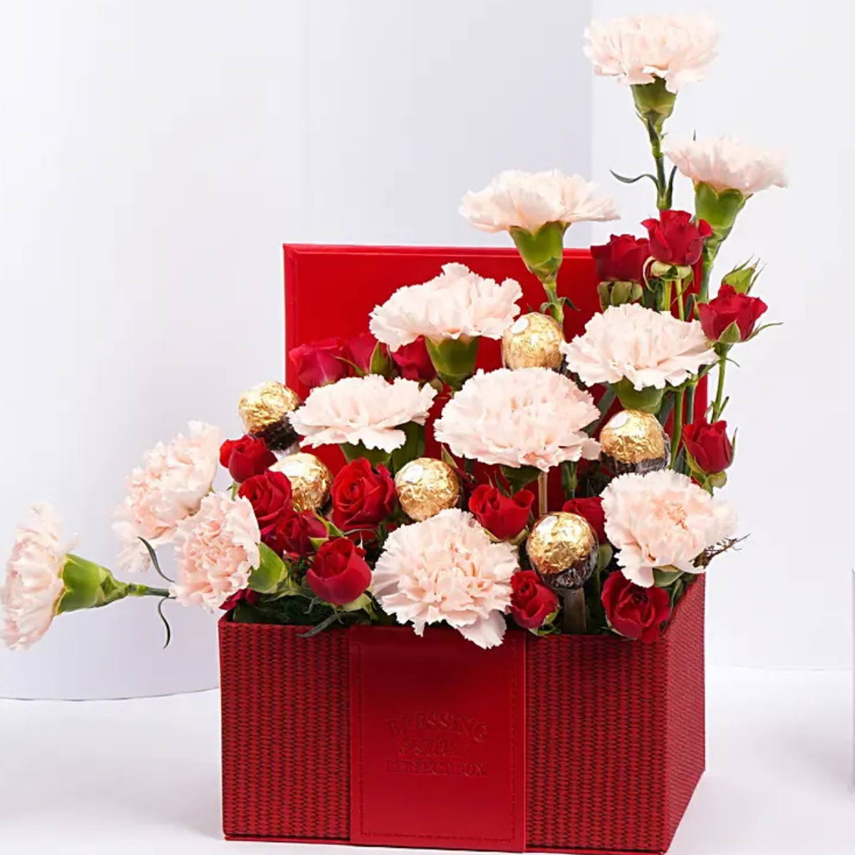 Golden Petals & Rochers flower and chocolate box – Petal Frost