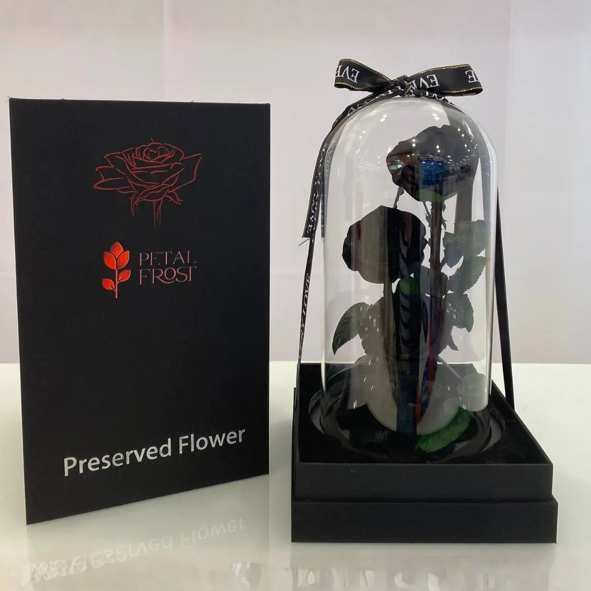 Preserved 3 Black Roses in dubai flower gift for him in dubai flower shop