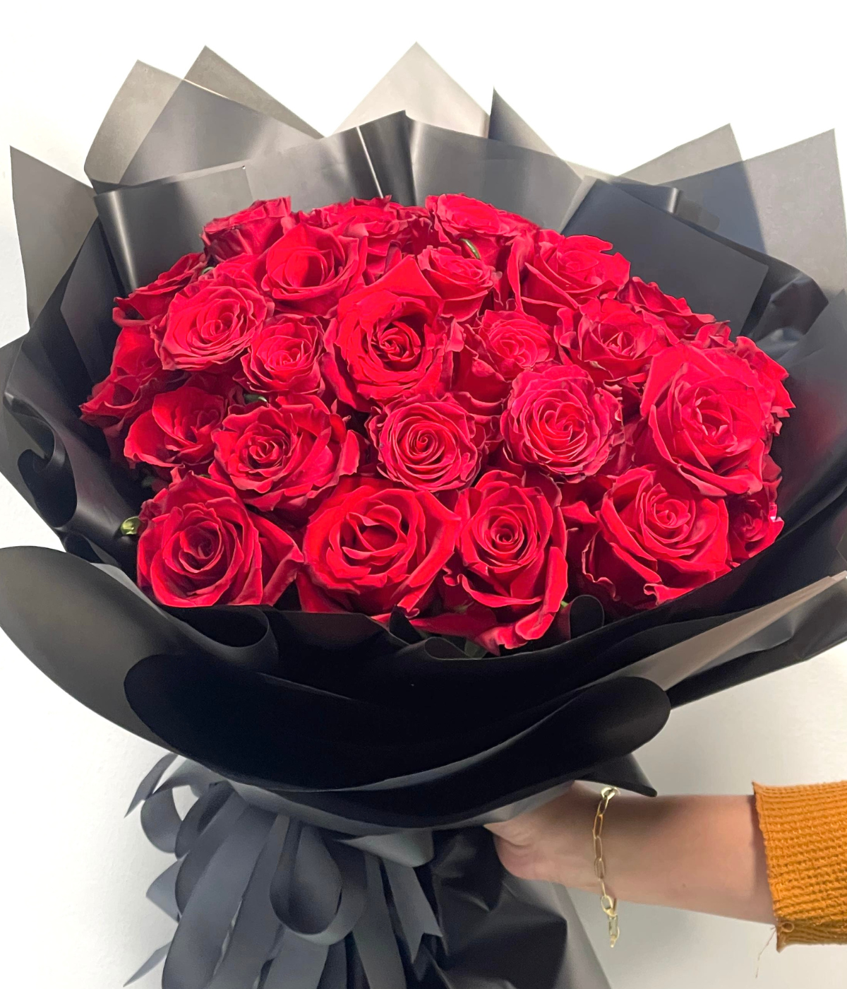 Ruby Embrace bouquet – 40 premium red roses – Petal Frost Dubai
