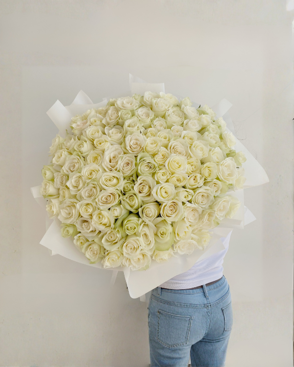 100 White Roses Bouquet