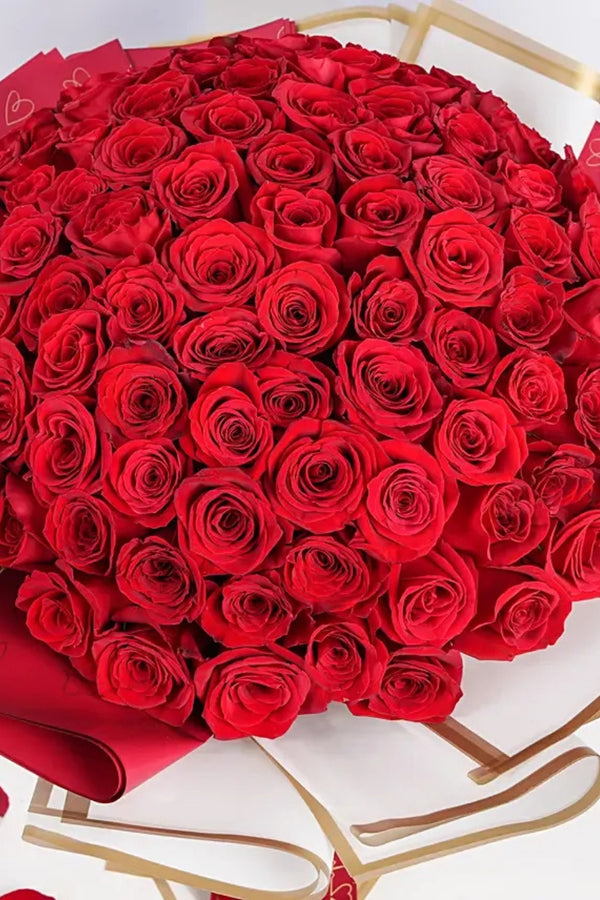 101 Majestic Red Roses