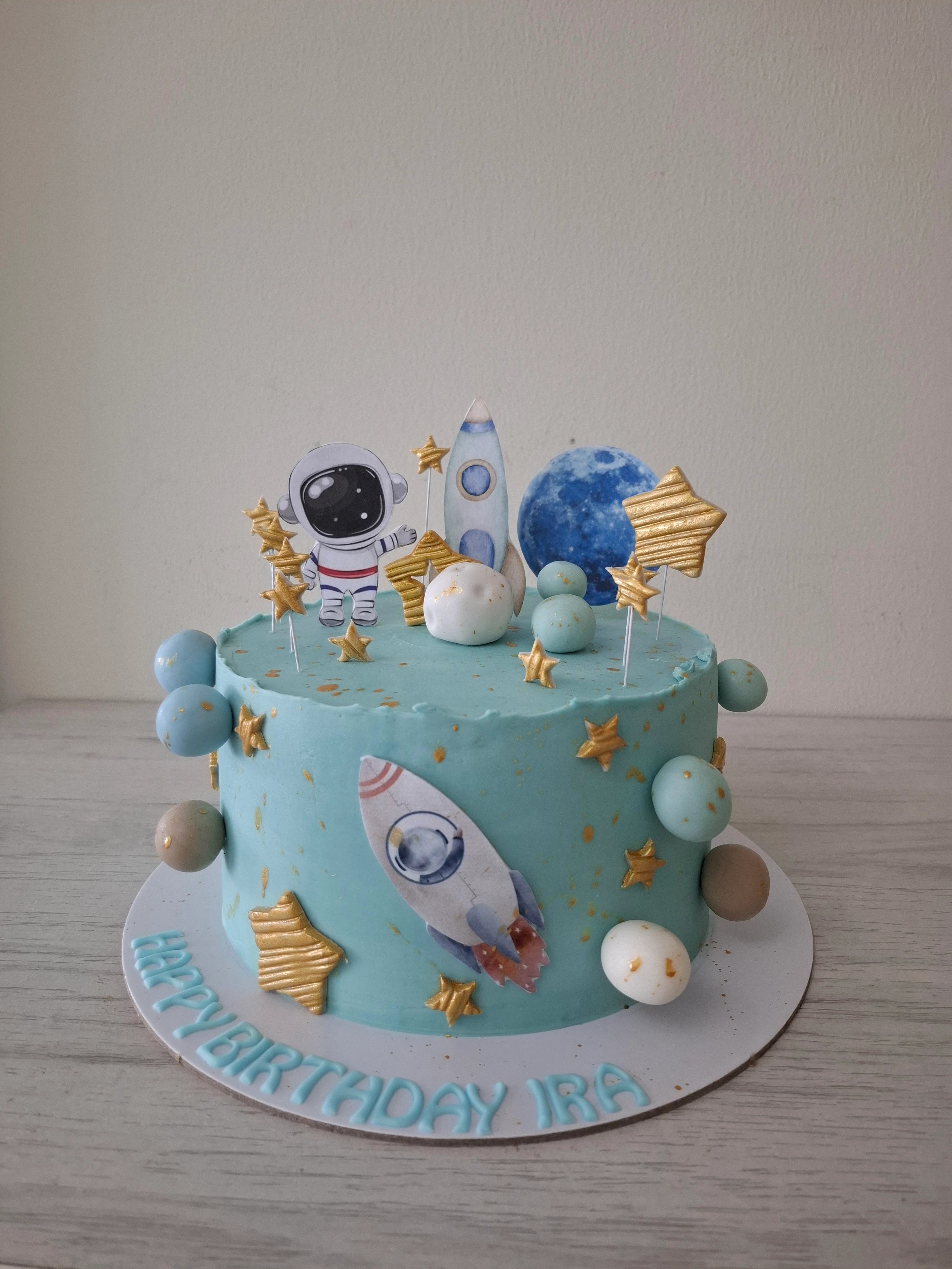 Astraunant Birthday Cake