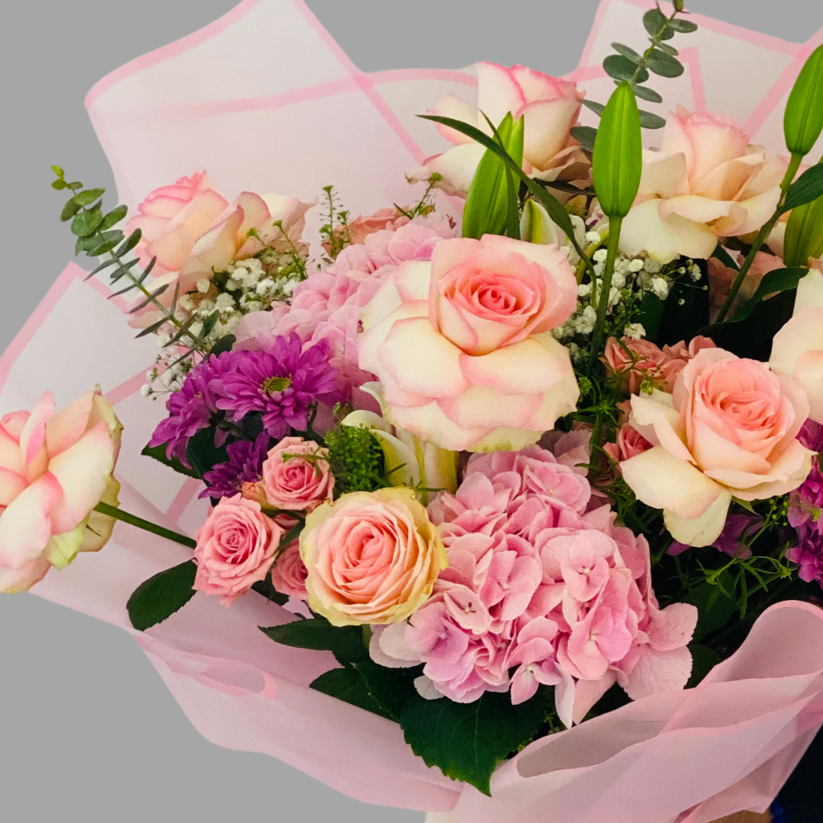 Pink flower bouquet Dubai – hydrangea and roses arrangement – Petal Frost Dubai