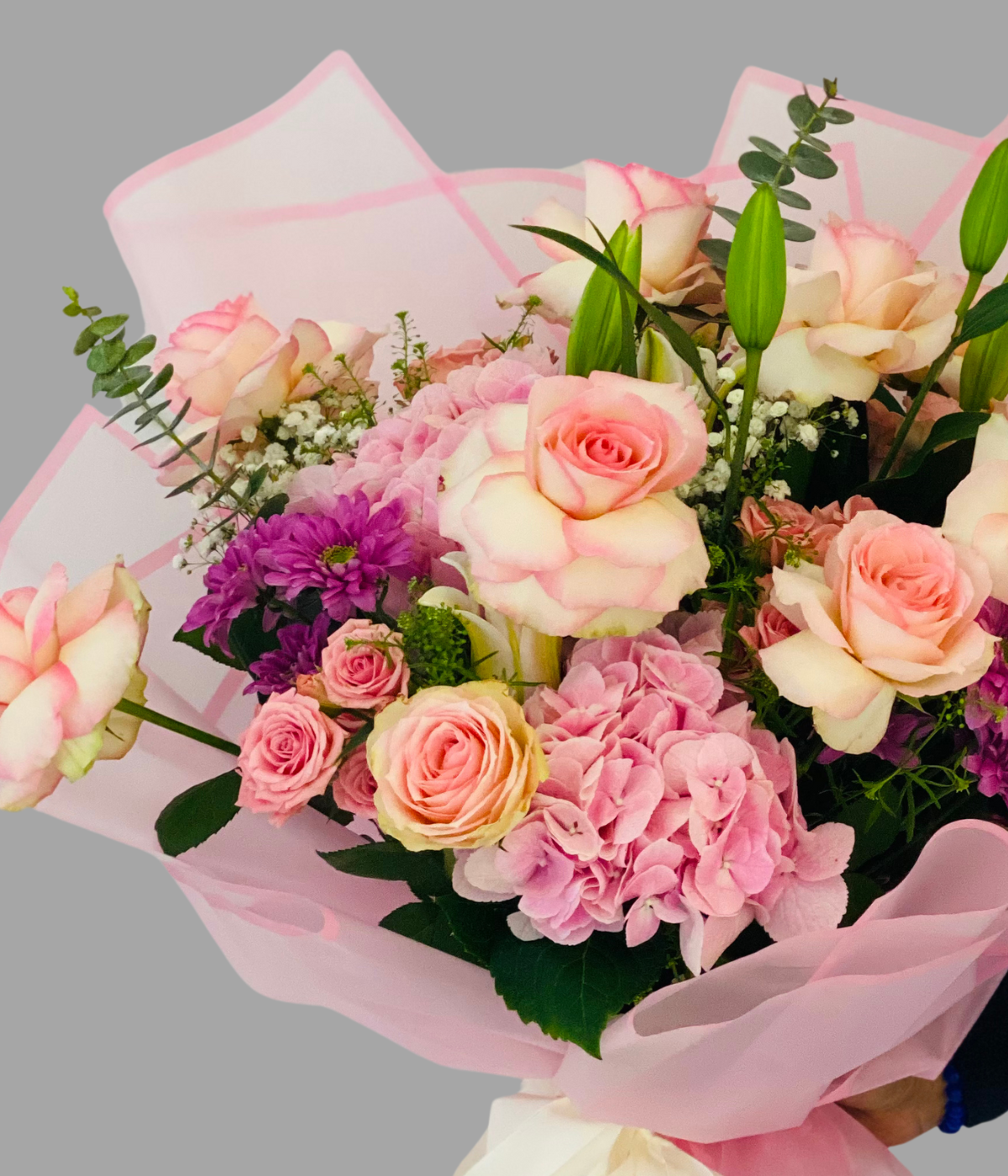 Pink flower bouquet Dubai – hydrangea and roses arrangement – Petal Frost Dubai