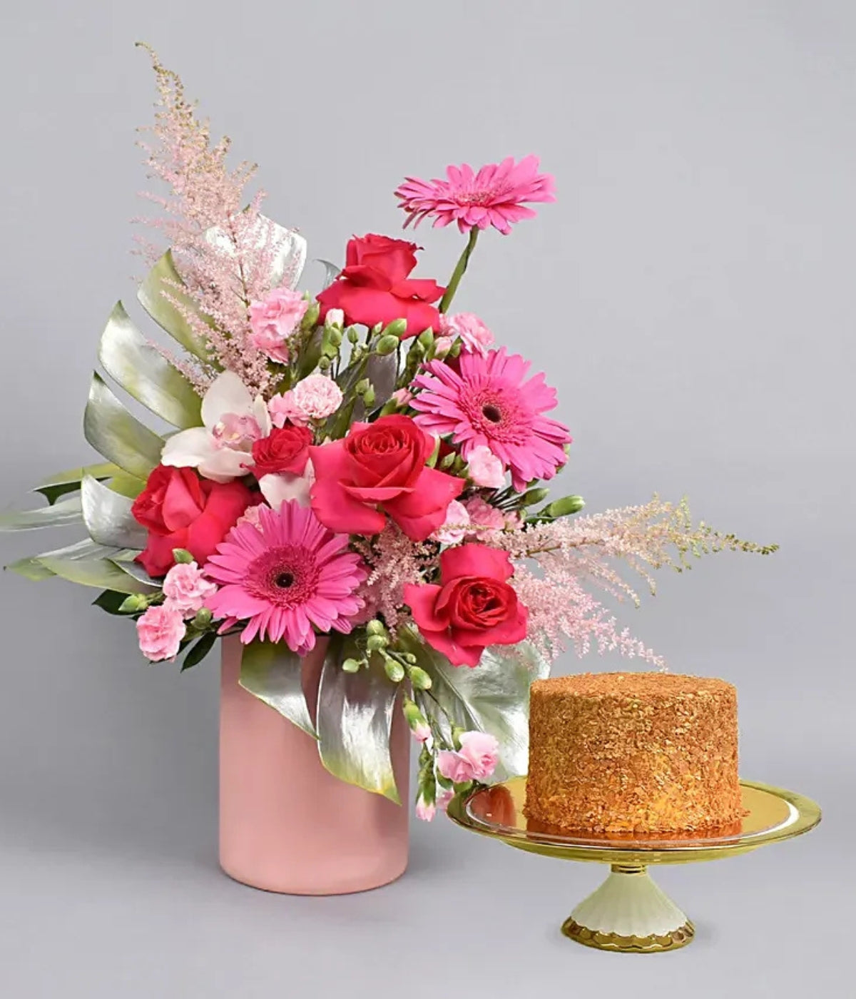 Magical grace flowers arrangement with cake