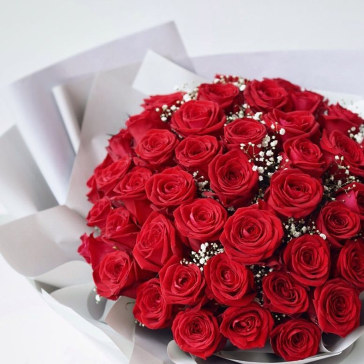 Valentine’s Dream Blooms bouquet – 30 red roses Dubai gift - Petal Frost Dubai