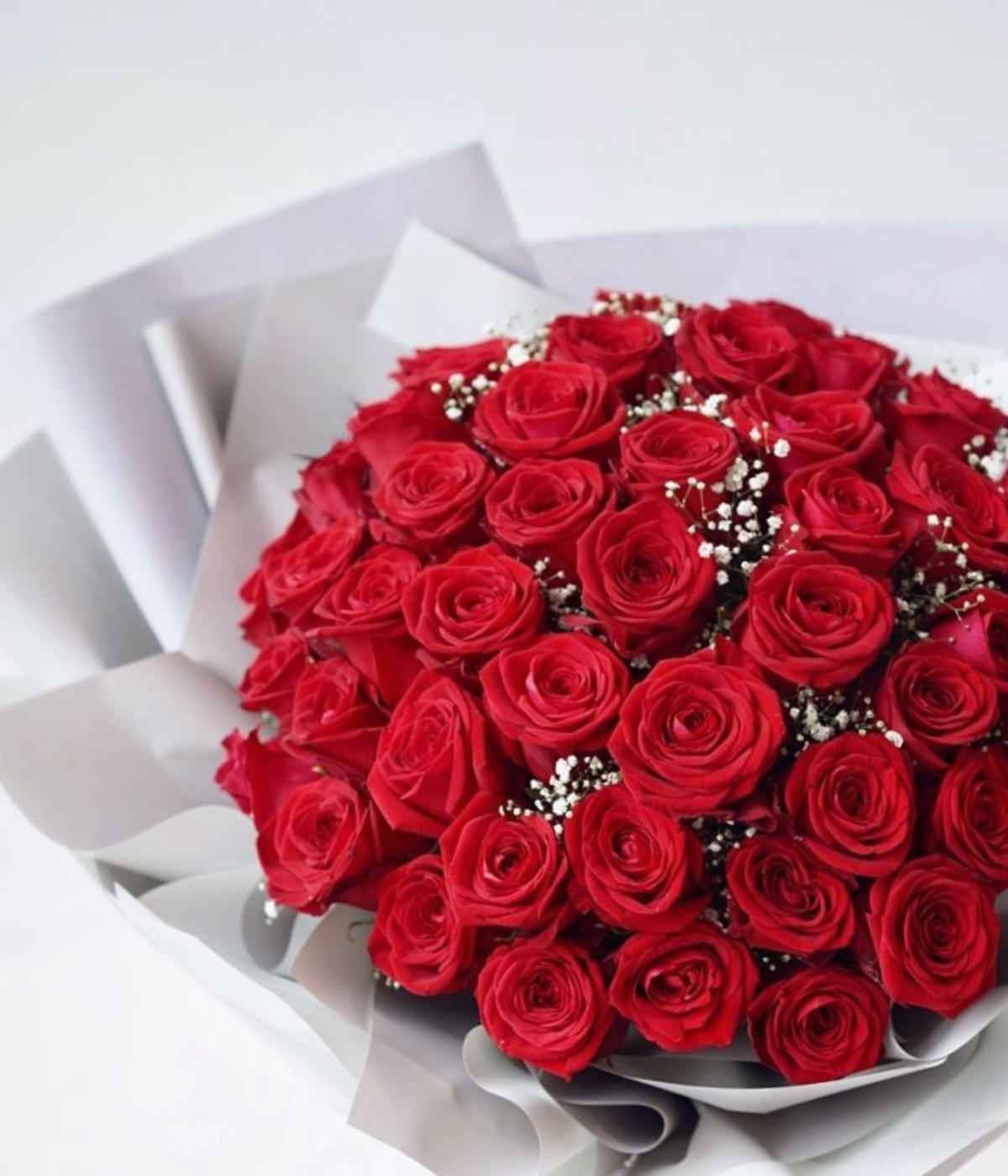 Valentine’s Dream Blooms bouquet – 30 red roses Dubai gift - Petal Frost Dubai
