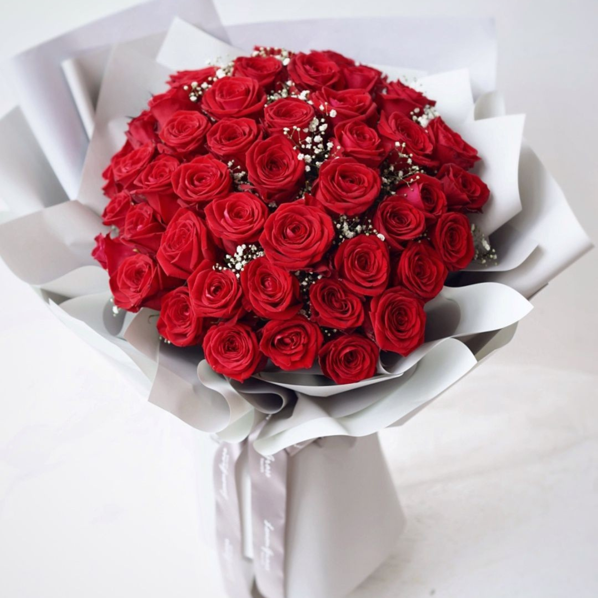 Valentine’s Dream Blooms bouquet – 30 red roses Dubai gift - Petal Frost Dubai