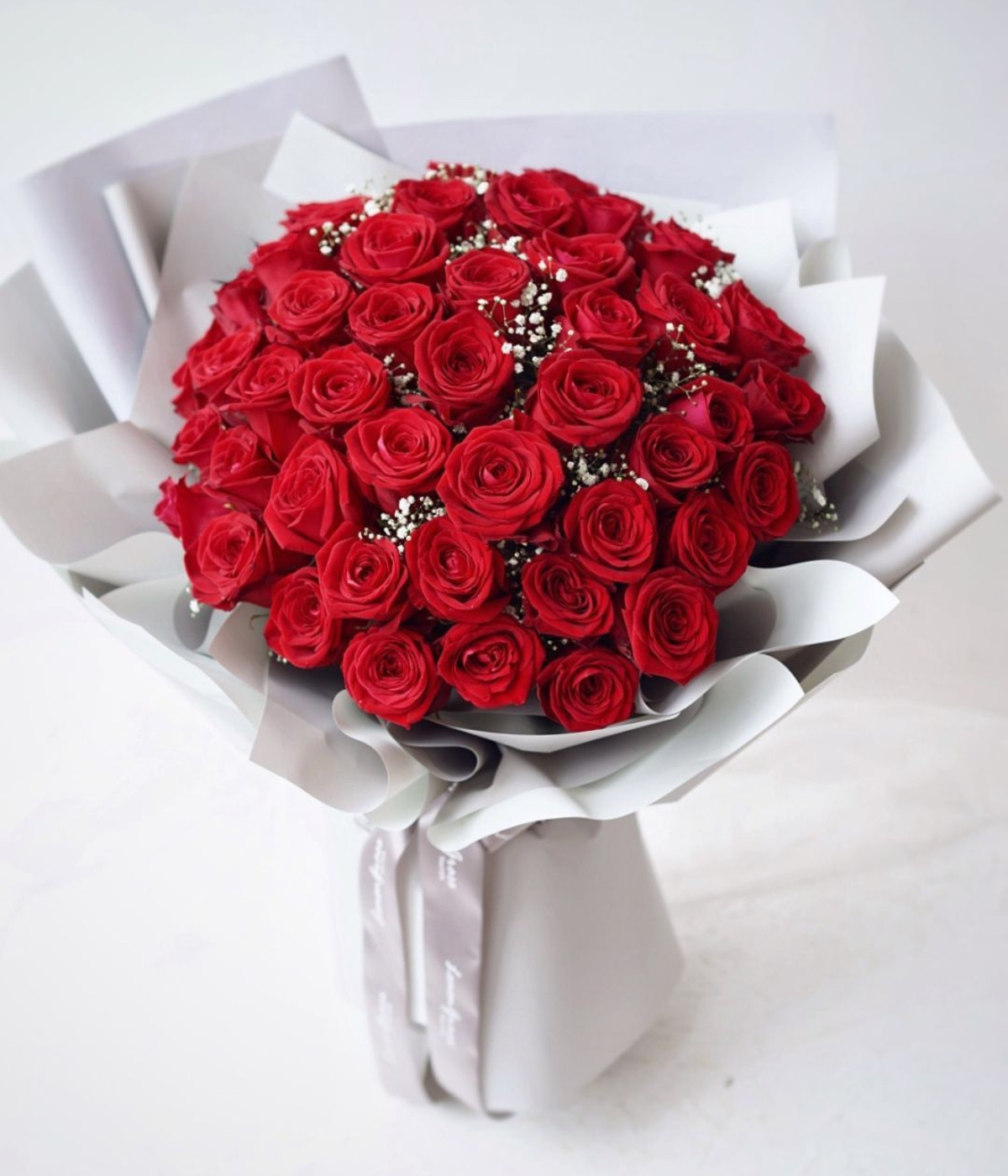 Valentine’s Dream Blooms bouquet – 30 red roses Dubai gift - Petal Frost Dubai