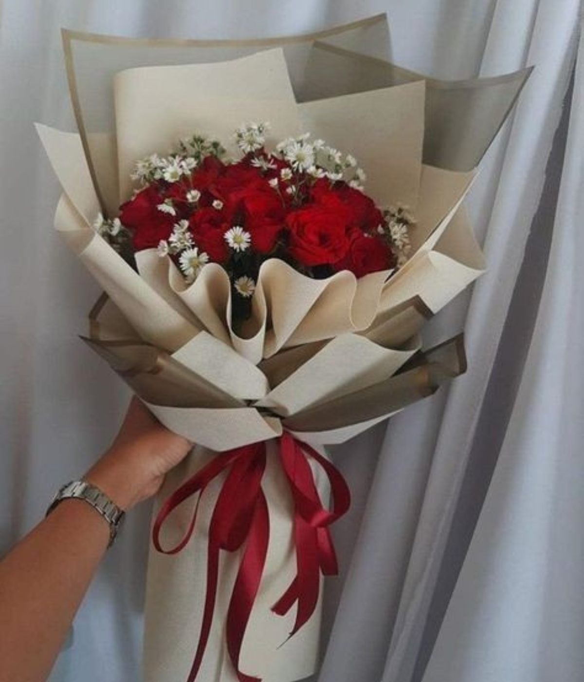 Valentine’s Rose Symphony bouquet – 15 red roses Dubai - Petal Frost Dubai