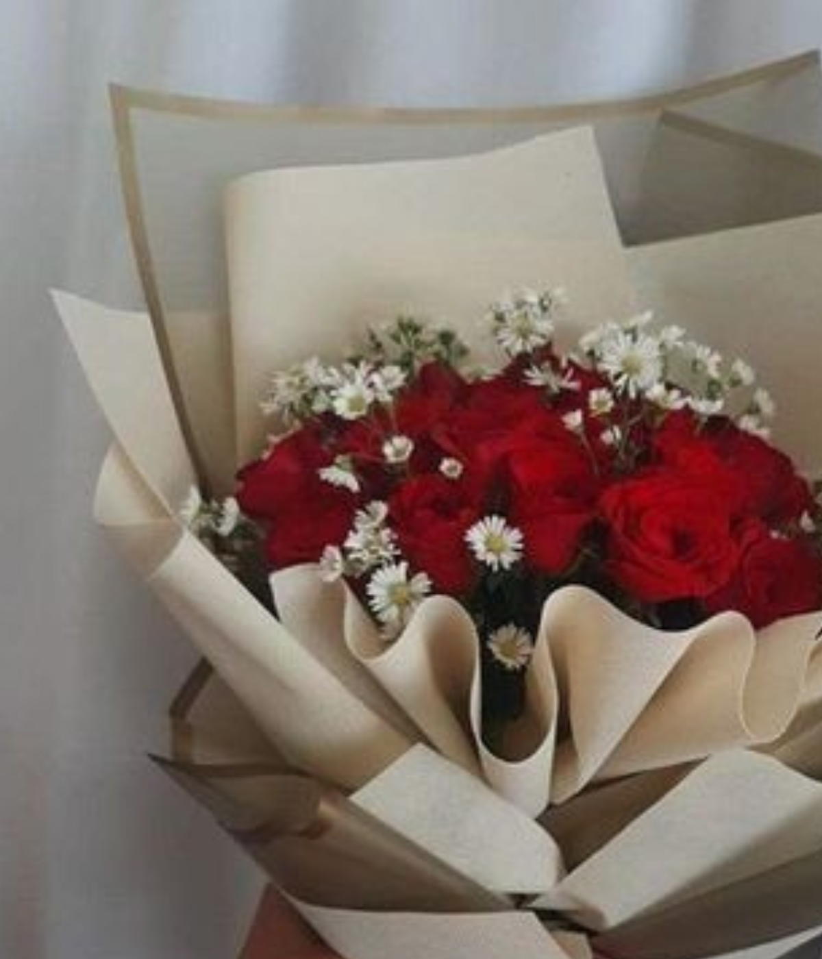 Valentine’s Rose Symphony bouquet – 15 red roses Dubai - Petal Frost Dubai